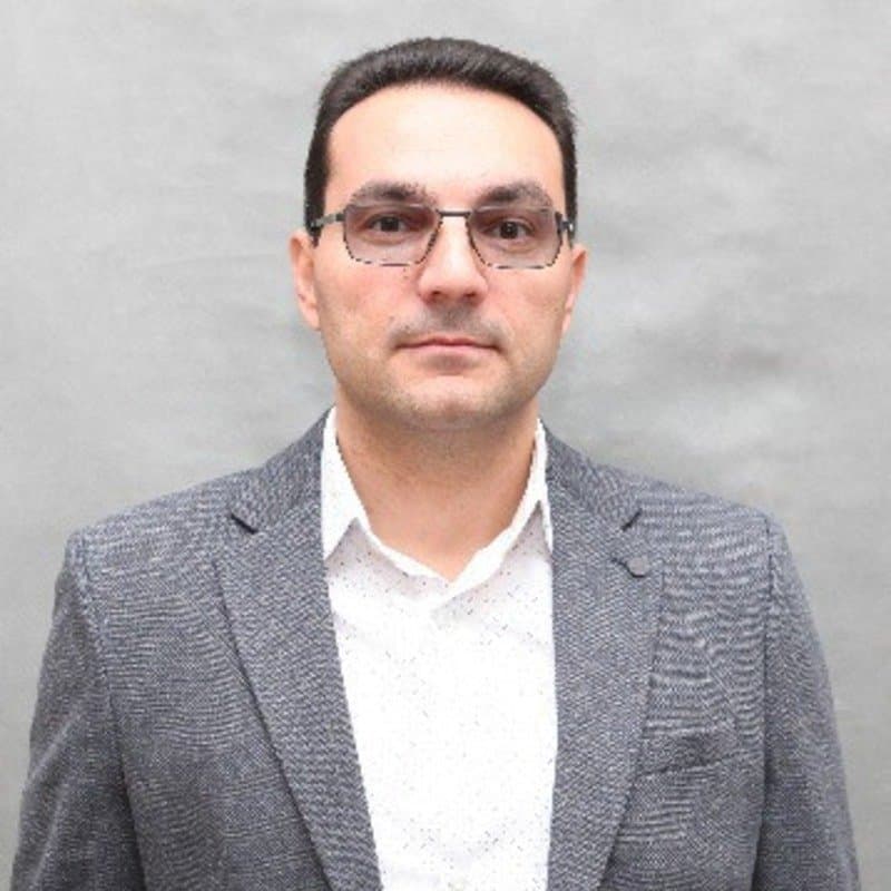 Assoc Prof Dr Momchil Antov
