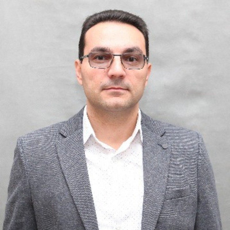 Assoc Prof Dr Momchil Antov